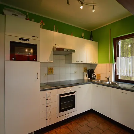 Panoramic Retreat, Thirimont بيت للعطل *