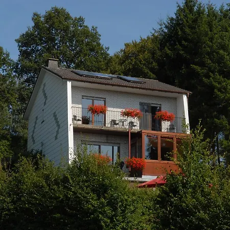 Panoramic Retreat, Thirimont בית נופש