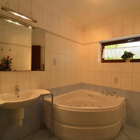 Panoramic Retreat, Thirimont בית נופש