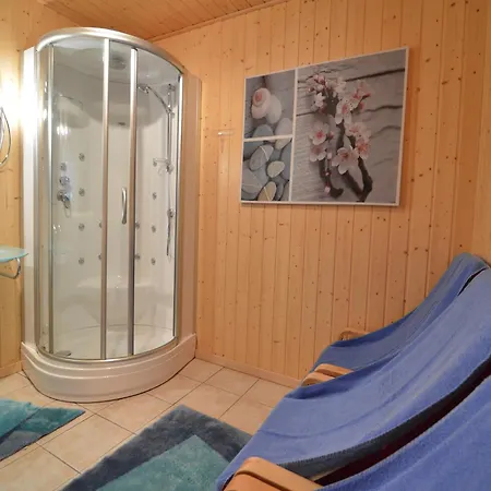 Panoramic Retreat, Thirimont بيت للعطل