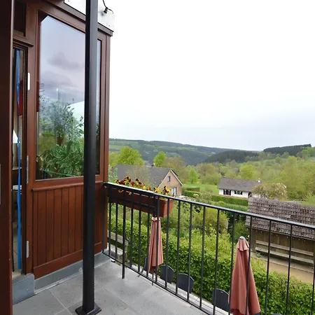 בית נופש Panoramic Retreat, Thirimont *