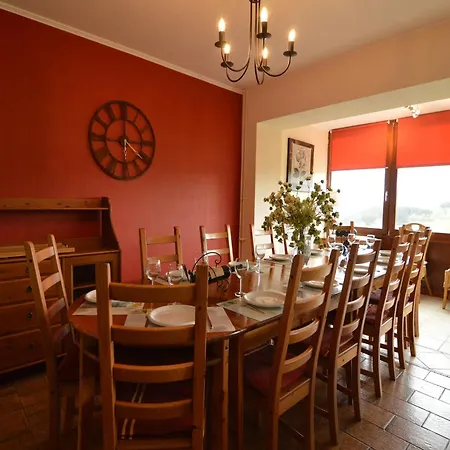 Panoramic Retreat, Thirimont بيت للعطل *