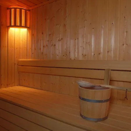 Modish In With Sauna بيت للعطل وايمس